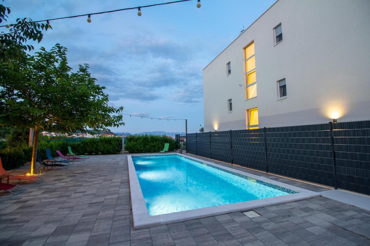 Bulli Croatia Hotel Seget Donji Exterior photo